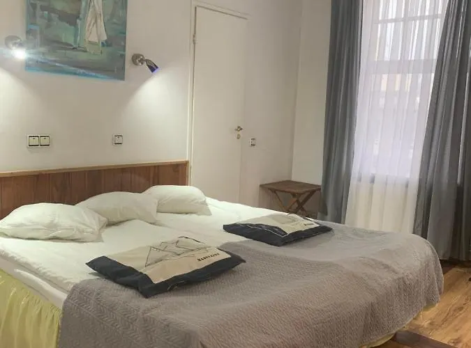 Nb With Free Parking