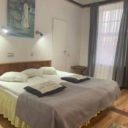 Nb With Free Parking