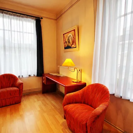 Ξενοδοχείο Nb With Free Parking 3*