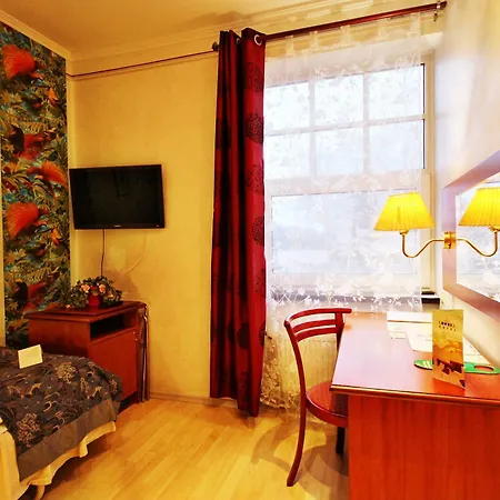 Nb With Free Parking 3* Riga