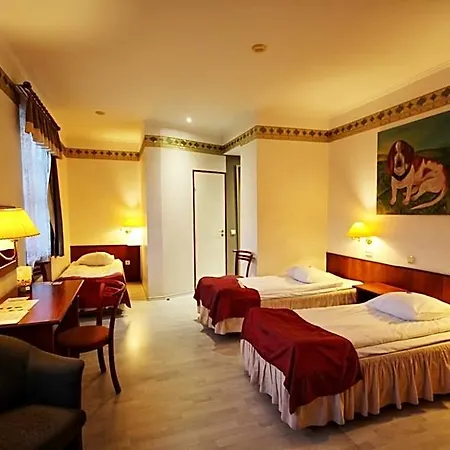 Nb With Free Parking 3* Riga
