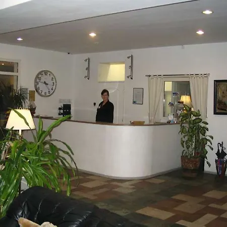 Nb With Free Parking Riga