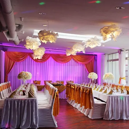 Nb With Free Parking 酒店 里加