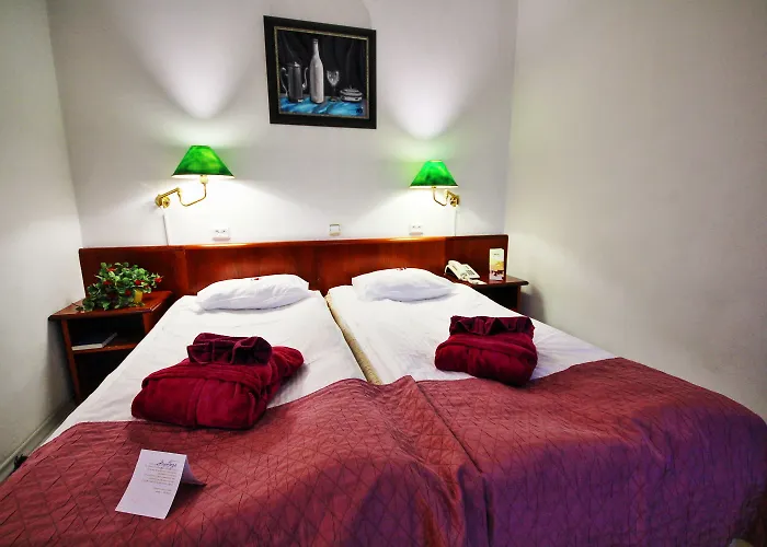 Hotel Nb With Free Parking