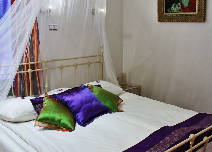 Otel Nb With Free Parking Riga