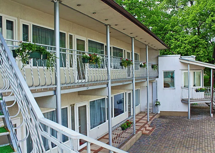 Nb With Free Parking 3* Riga