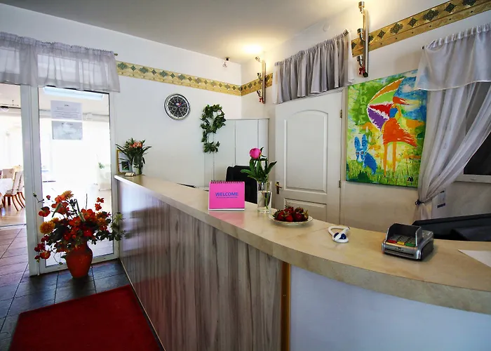 Nb With Free Parking 3* Riga