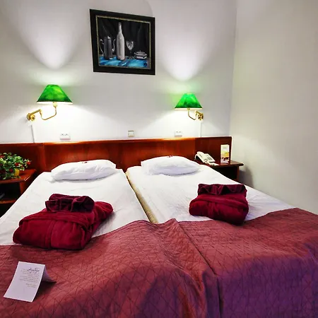 Hotel Nb With Free Parking 3*