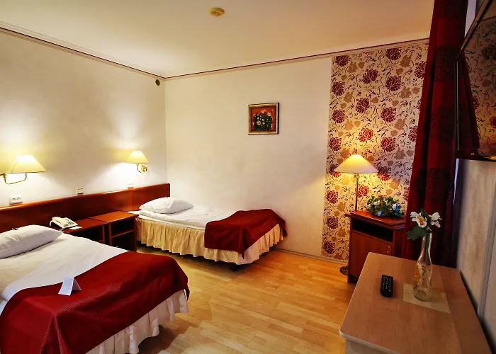 Nb With Free Parking 3* Riga