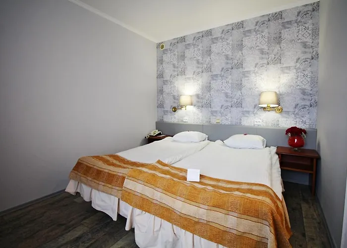 Hotel Nb With Free Parking