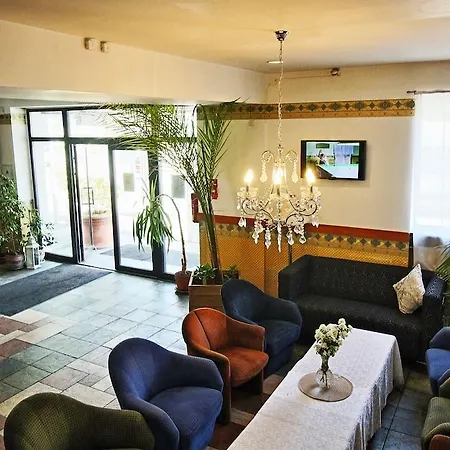 Nb With Free Parking Hotel