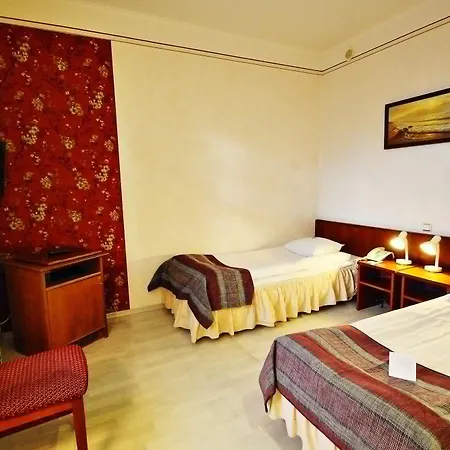 Nb With Free Parking 3* Riga