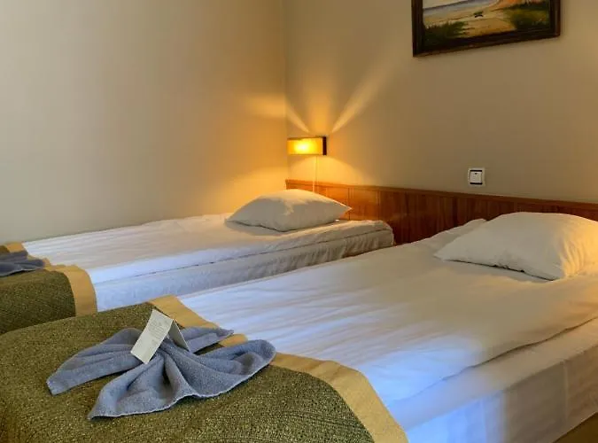 Nb With Free Parking ريغا